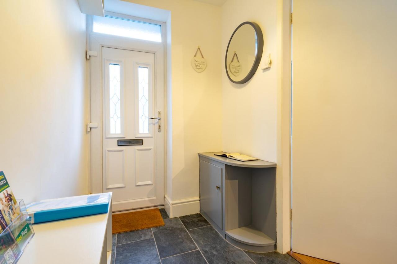 Newly-Renovated, Mid-Terrace Cottage In Porthmadog Buitenkant foto