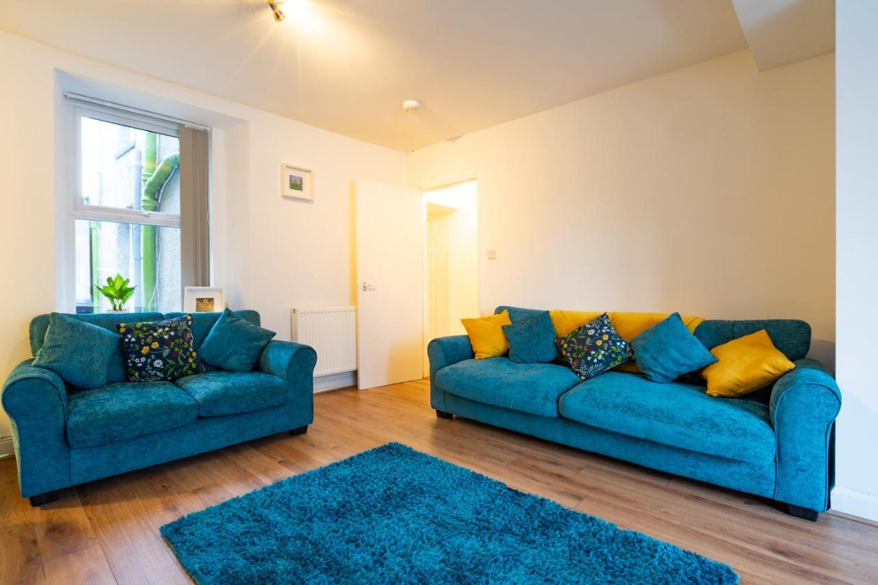 Newly-Renovated, Mid-Terrace Cottage In Porthmadog Buitenkant foto
