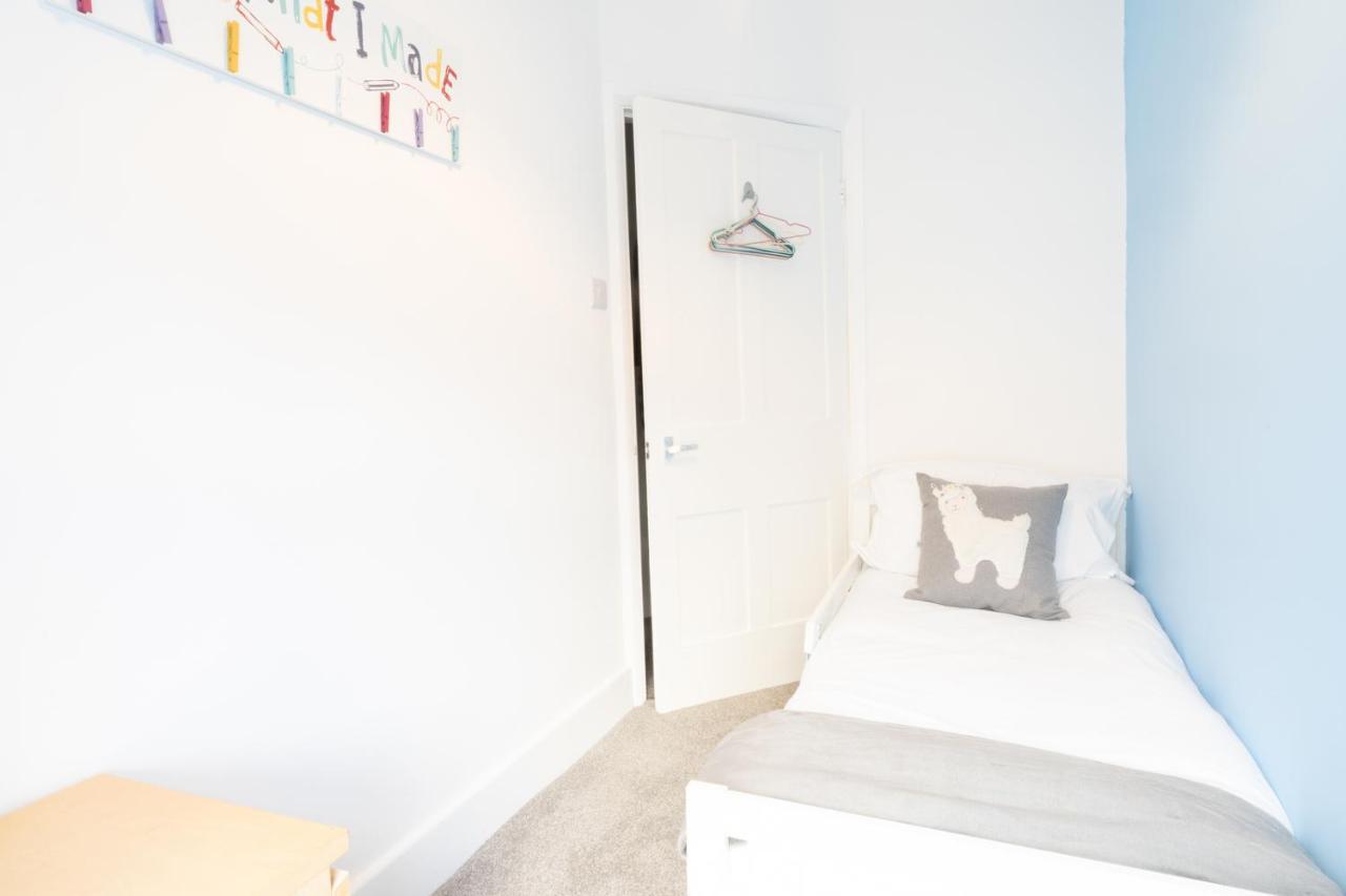 Newly-Renovated, Mid-Terrace Cottage In Porthmadog Buitenkant foto